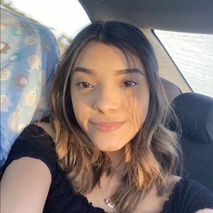 Meet your Posher, Elisa